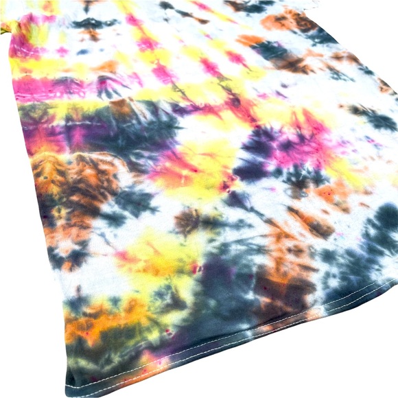 Tie dye Fruit of the Loom size small very colorful short sleeve vneck shirt NWOT - Picture 4 of 8